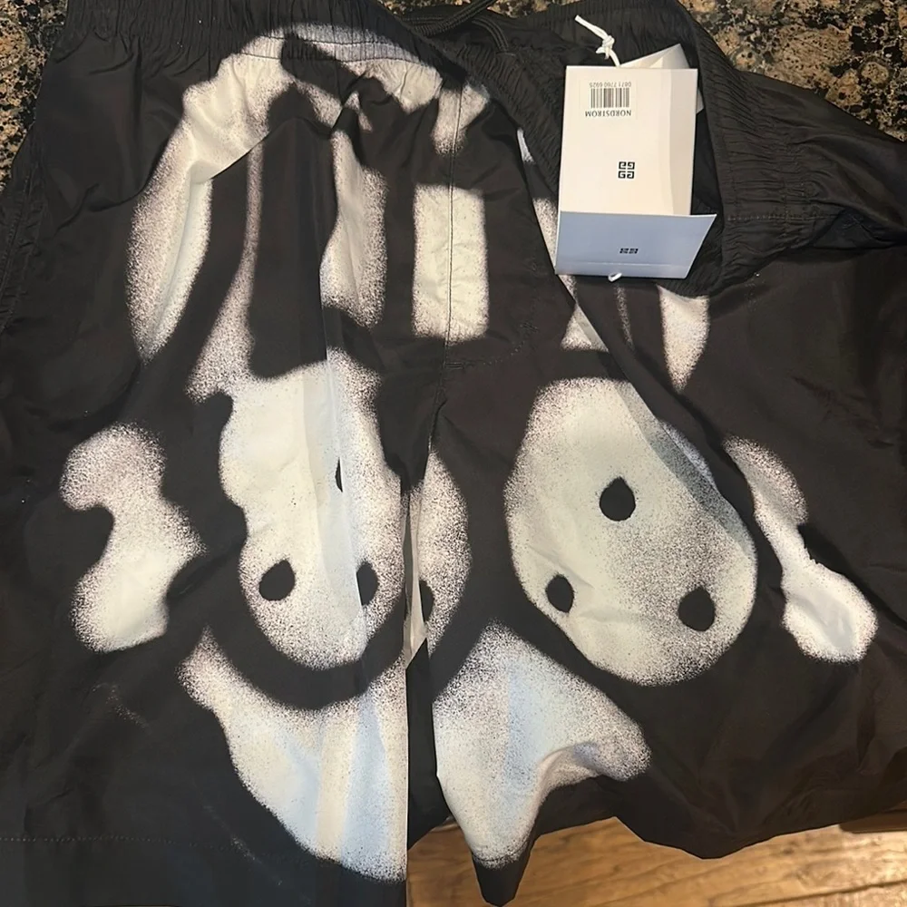 New💕Givenchy men Black and White swim trunks Graphic Shorts - Picture 2 of 8